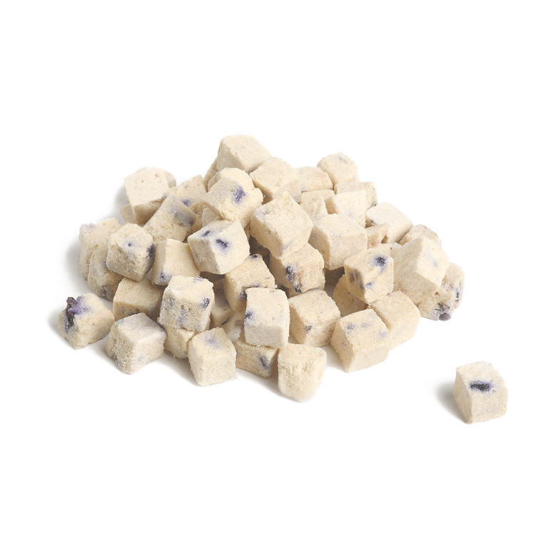 Freeze-dried Chicken Blueberry cubes