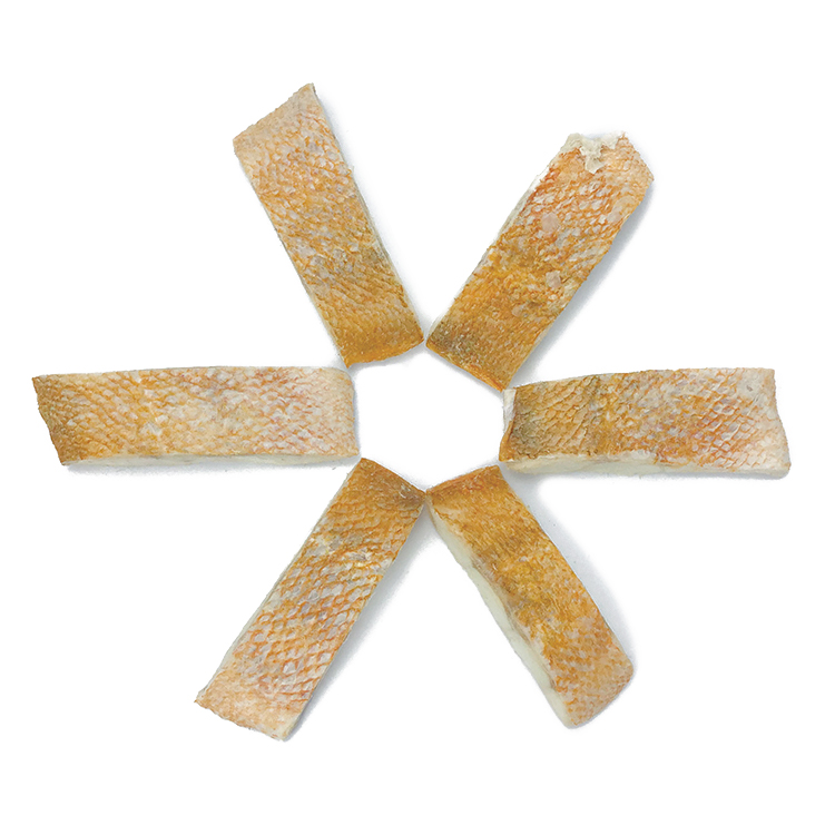 Freeze-dried red fish cubes