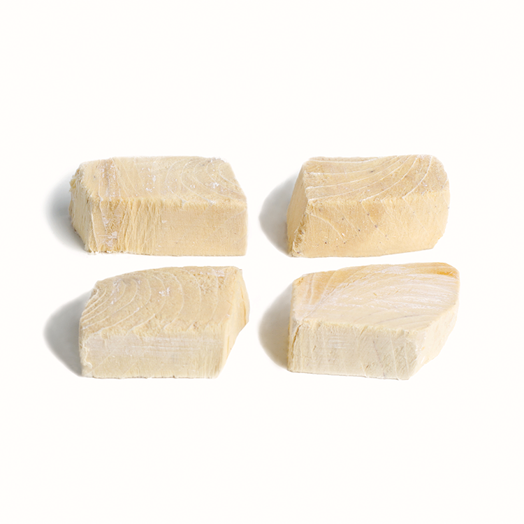 Freeze-dried tuna chunks