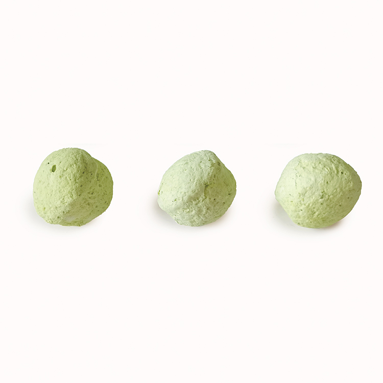 Freeze-dried spinach balls